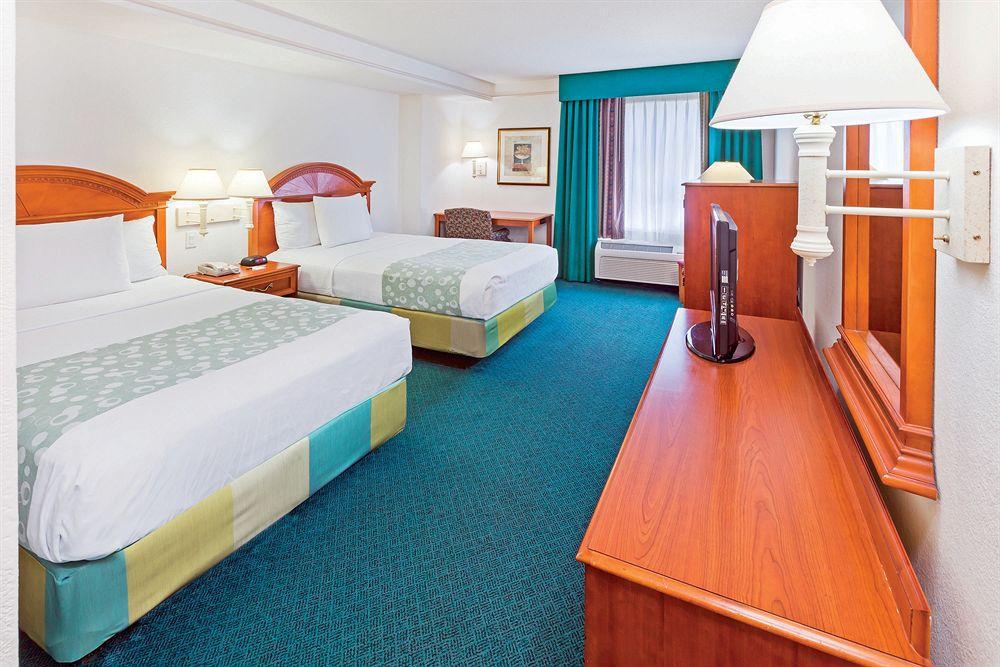 La Quinta By Wyndham San Antonio Airport Hotell Eksteriør bilde