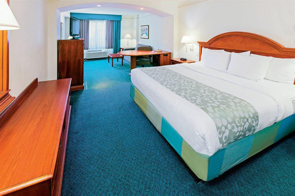La Quinta By Wyndham San Antonio Airport Hotell Eksteriør bilde