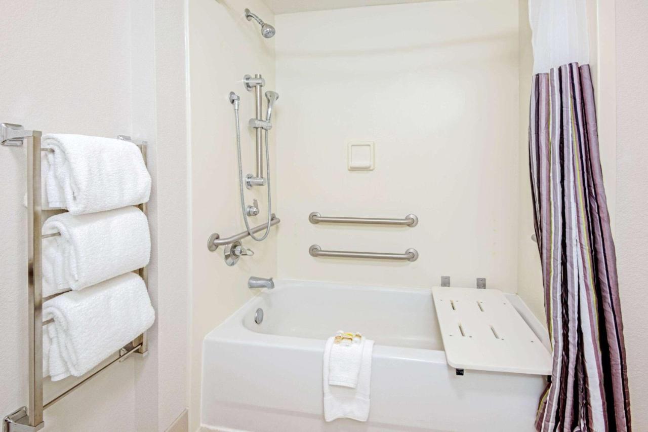 La Quinta By Wyndham San Antonio Airport Hotell Eksteriør bilde